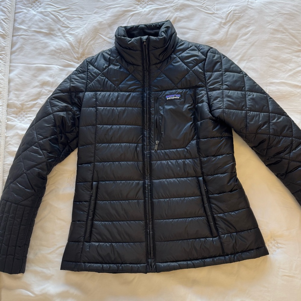 Patagonia Women's Black Puffer Jacket - Picture 13 of 13